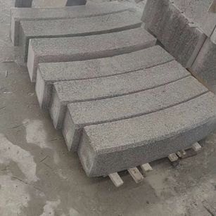朔州芝麻白弧形路牙石