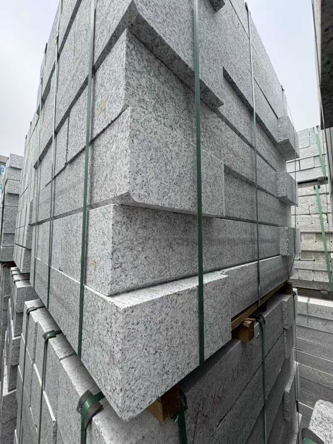 朔州芝麻白路牙石 马路牙子