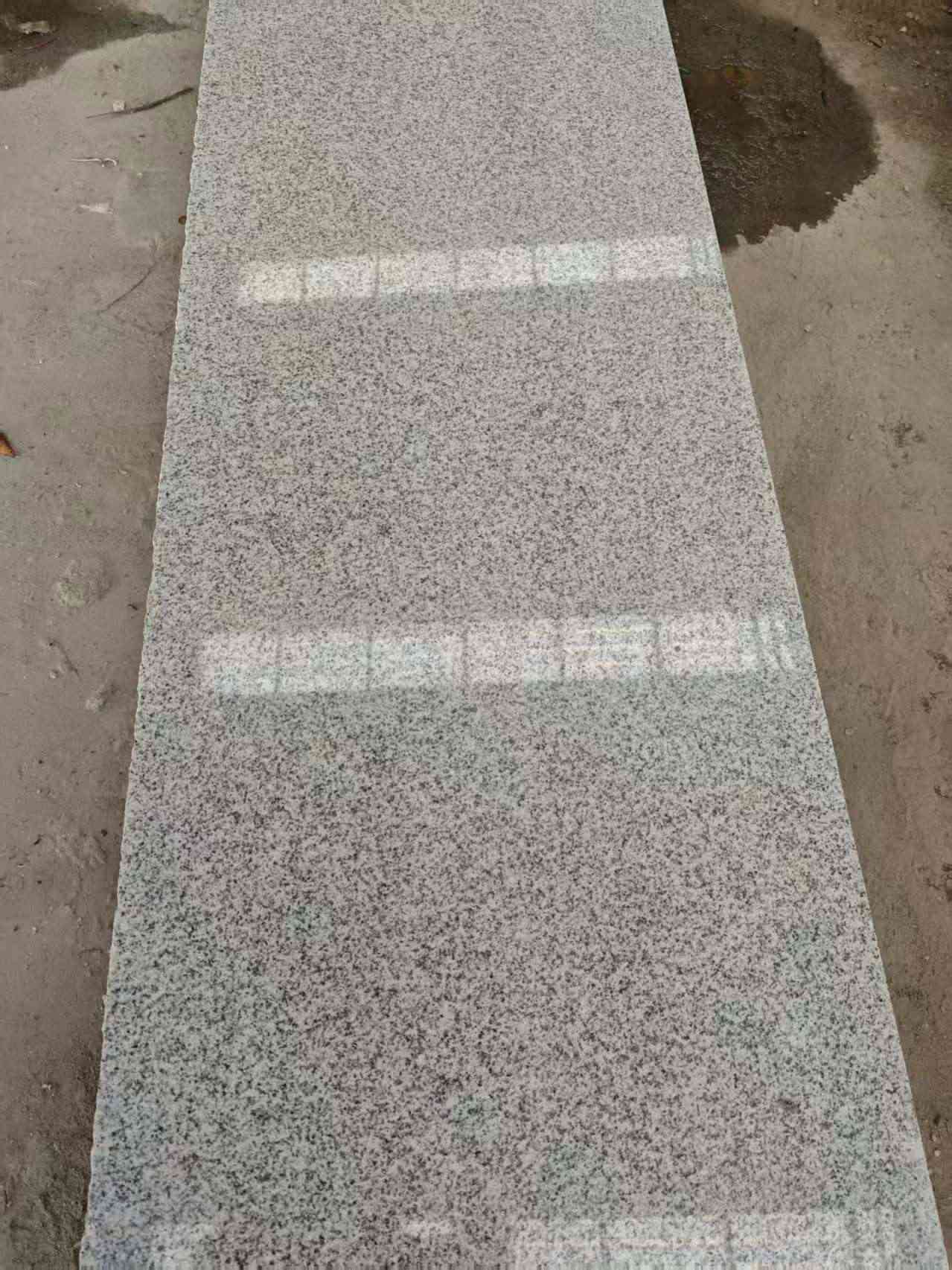 朔州芝麻白光面毛板